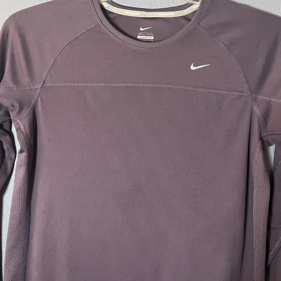 Nike Running Dri-Fit Activewear Shirt Womens Large Long Sleeve Purple Nike Miler - Picture 3 of 8